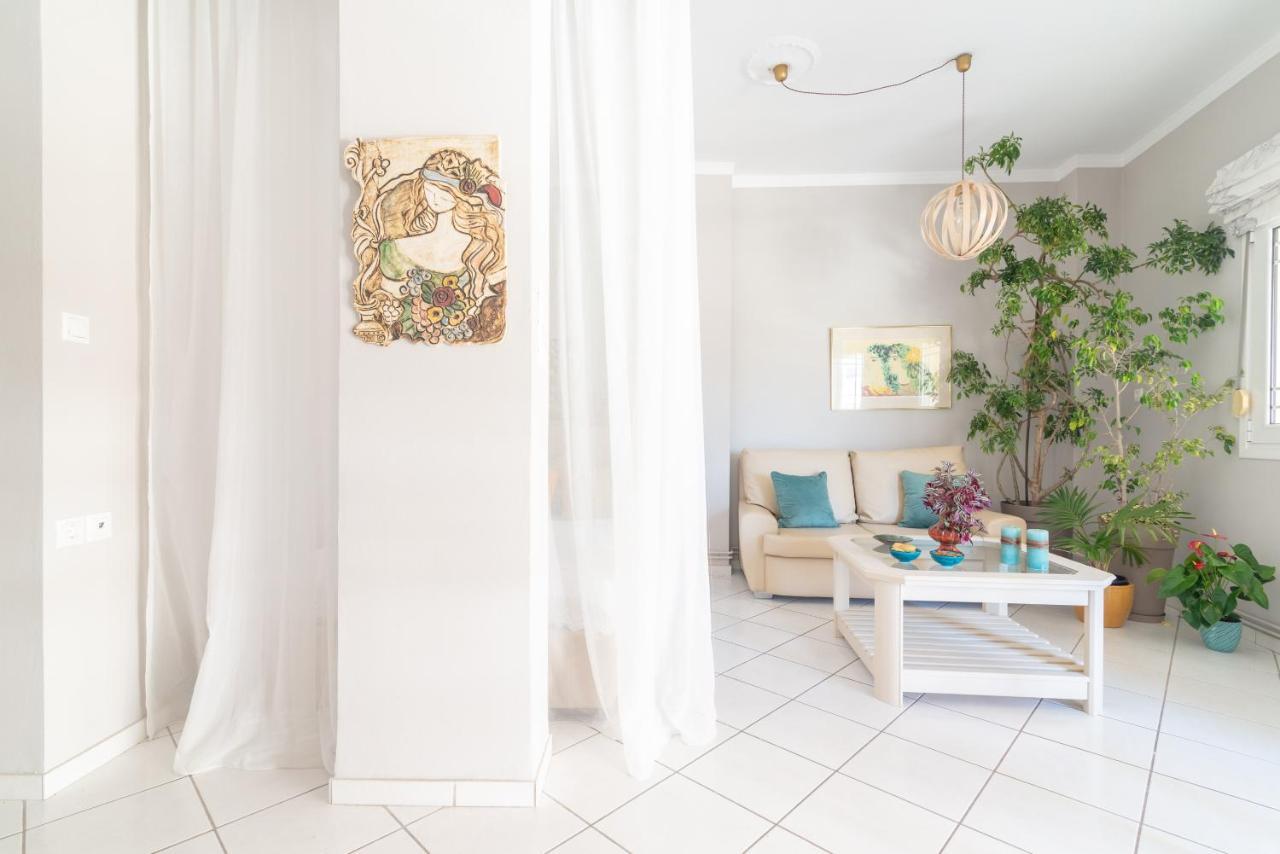 Apartment Life On Canvas Family *